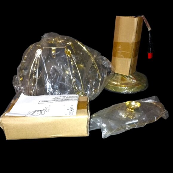 VINTAGE POINSETTIA & RIBBONS HOLLY GARLAND GLASS PANEL TOUCH LAMP NIB - Picture 3 of 5